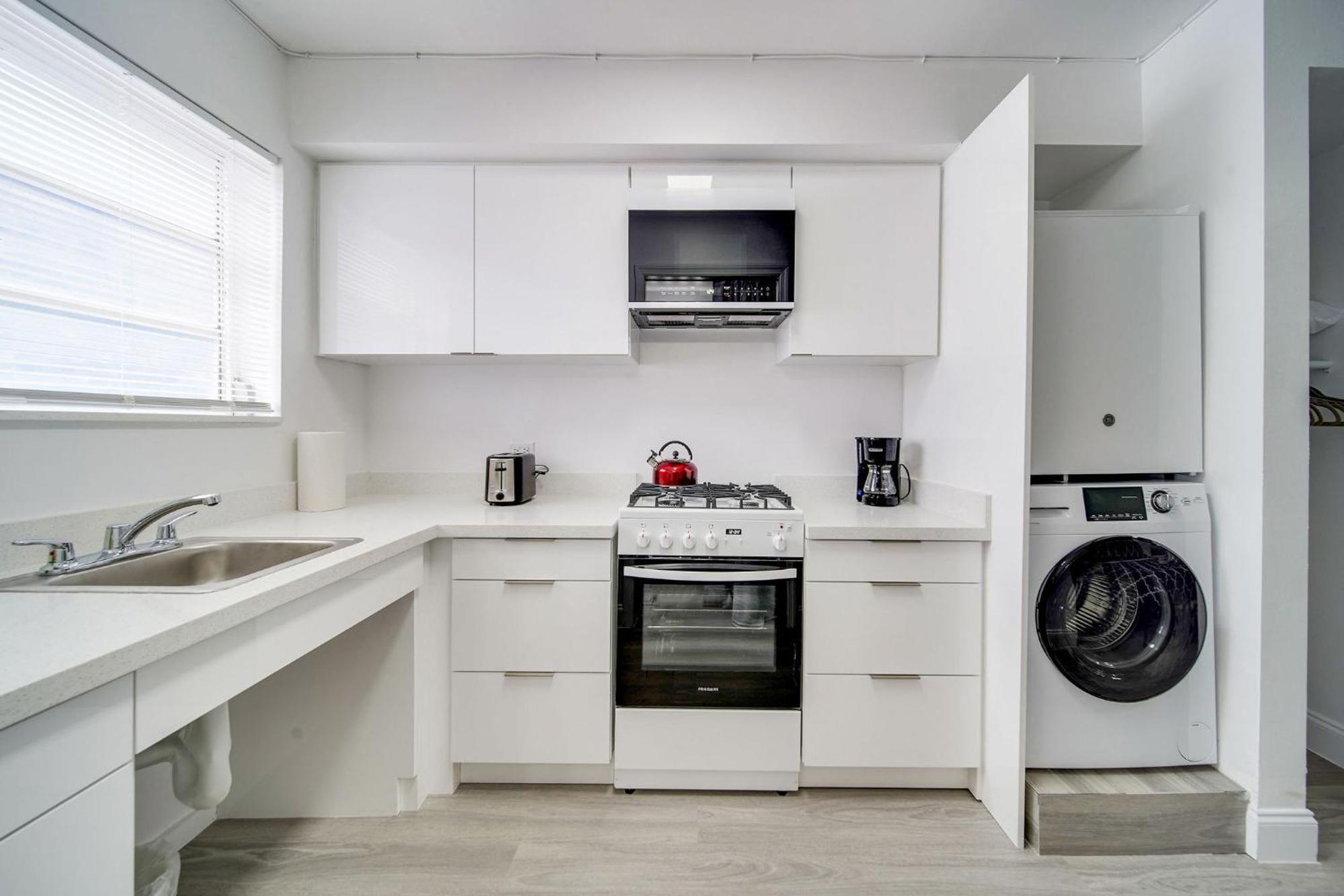 Deco Beachside Apt, W/2 Queen Beds, Washer/Dryer ไมอามีบีช ภายนอก รูปภาพ